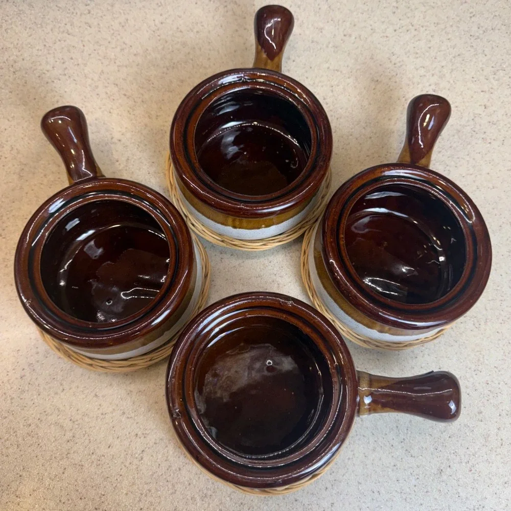 VTG Brown Drip Glaze French Onion Soup Bowls w/ Wicker Coasters Set of 4 Crocks